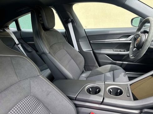 New 2025 Porsche Taycan image 15