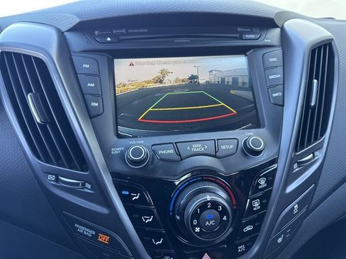 Used 2016 Hyundai Veloster Turbo image 17