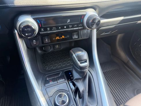 Used 2023 Toyota RAV4 XLE Premium image 19