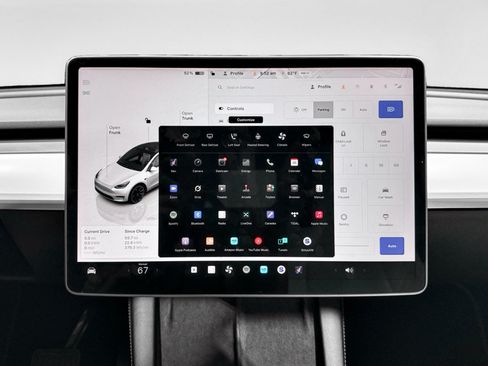 Used 2022 Tesla Model Y Long Range AWD/4WD image 11