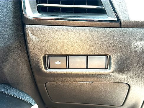 New 2026 Nissan Sentra SR w/ Floor Mat Package FWD image 25