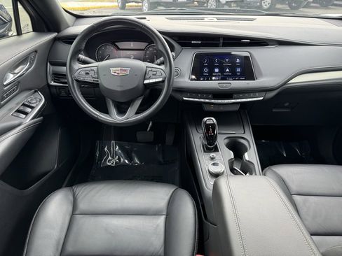 Used 2021 Cadillac XT4 Premium Luxury image 5