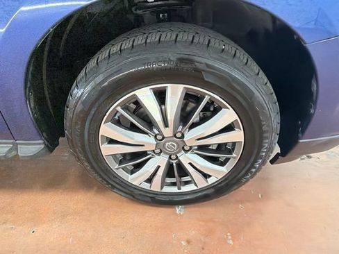 Used 2020 Nissan Pathfinder SV FWD image 10
