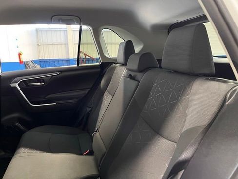 Used 2025 Toyota RAV4 XLE FWD image 18