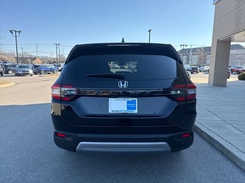 Certified 2025 Honda Pilot EX-L image 3