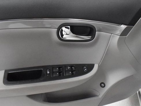 Used 2008 Saturn Aura XR w/ Premium Trim Package image 17