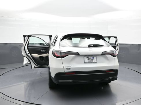 Certified 2025 Honda HR-V LX image 45