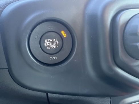 Used 2023 Jeep Gladiator Mojave w/ Cold Weather Group image 29