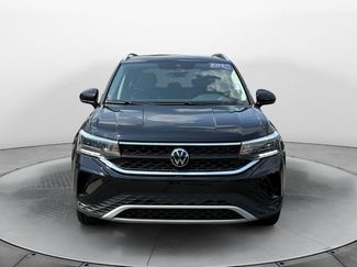 Certified 2023 Volkswagen Taos SE w/ Panoramic Sunroof Package AWD/4WD video 2