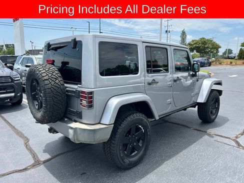 Used 2016 Jeep Wrangler Unlimited Sahara w/ Max Tow Package AWD/4WD image 16