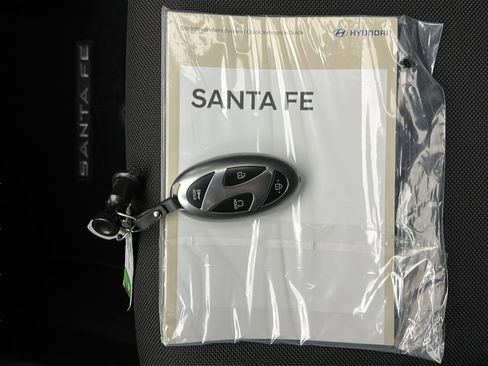 Used 2025 Hyundai Santa Fe SE image 27