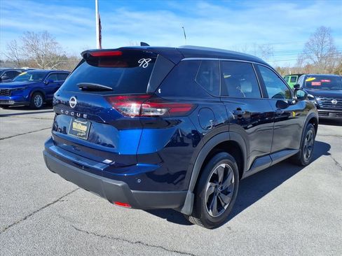 Certified 2025 Nissan Rogue SV w/ SV Premium Package image 17