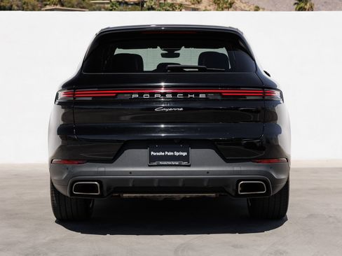 Certified 2024 Porsche Cayenne AWD/4WD image 6