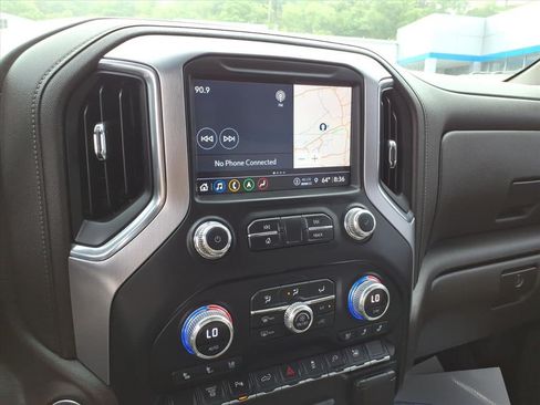 Used 2023 GMC Sierra 3500 SLT w/ SLT Preferred Package AWD/4WD image 18