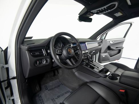 New 2026 Porsche Macan image 15