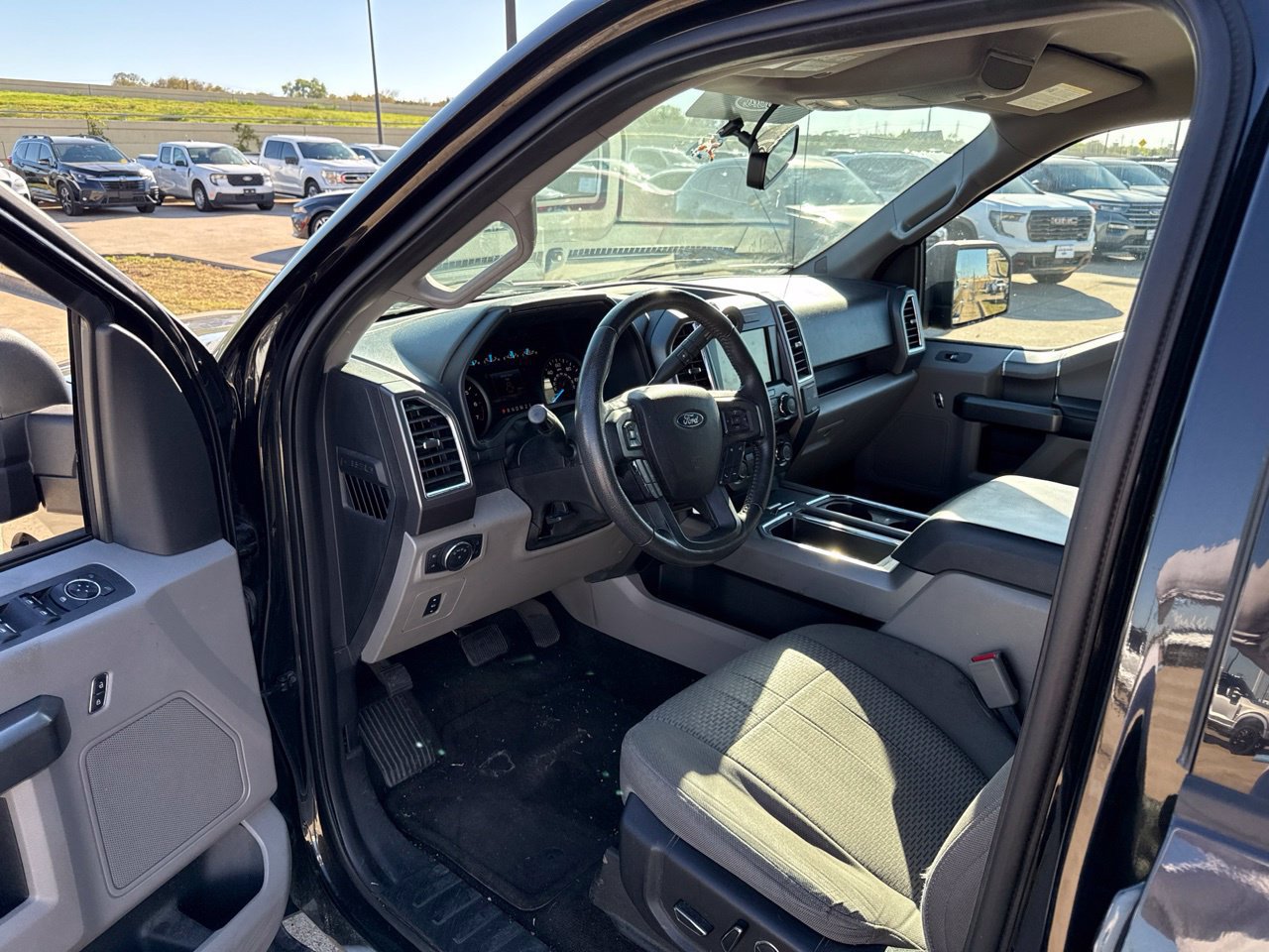 Used 2015 Ford F150 XLT w/ Equipment Group 302A Luxury RWD image 21