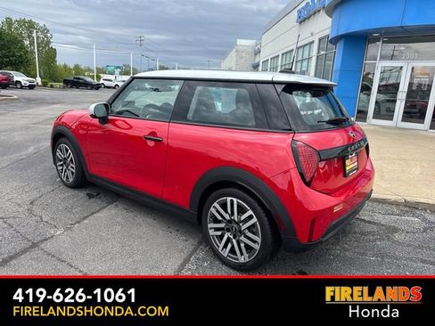 Used 2025 MINI Cooper 2-Door Hardtop FWD image 3