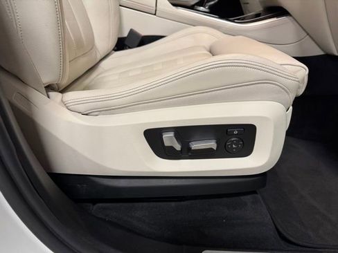 Used 2020 BMW X5 sDrive40i w/ M Sport Package image 9