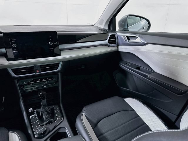 Certified 2025 Volkswagen Taos SEL AWD/4WD image 24