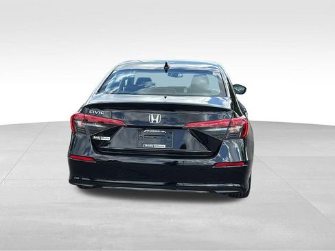 Used 2023 Honda Civic EX image 6