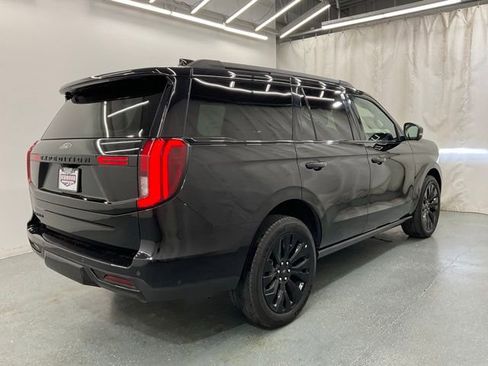Used 2025 Ford Expedition Platinum w/ Stealth Appearance Package AWD/4WD image 7