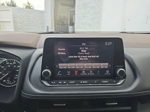 Used 2023 Nissan Rogue S image 8