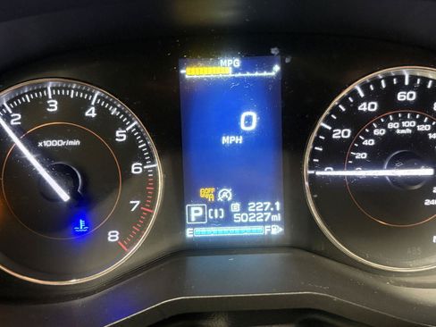 Used 2020 Subaru Crosstrek 2.0i Limited w/ Moonroof Package w/Navigation AWD/4WD image 19