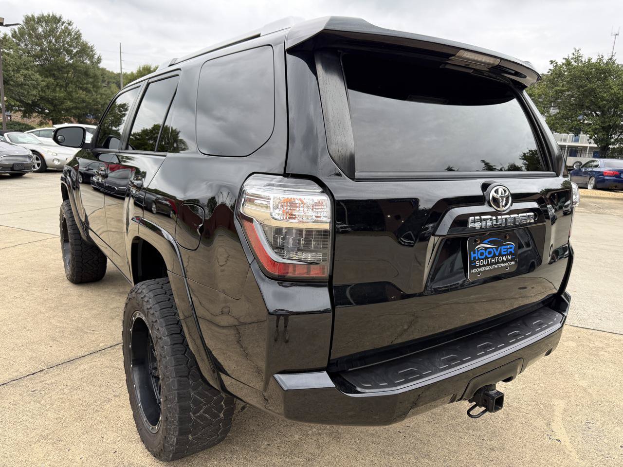 Used 2016 Toyota 4Runner SR5 AWD/4WD image 3