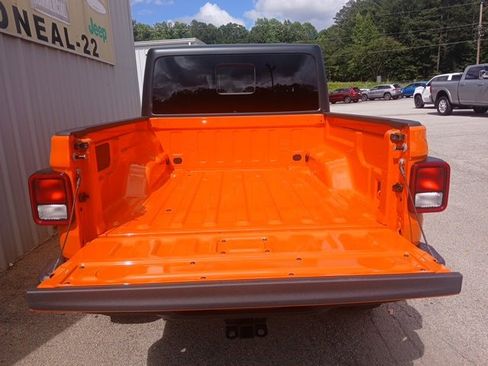 New 2025 Jeep Gladiator Sport image 6