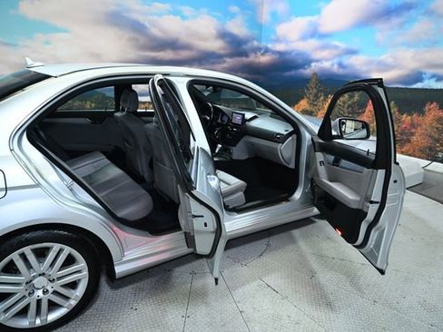 Used 2008 Mercedes-Benz C 300 Sedan image 43