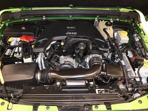 Used 2019 Jeep Wrangler Unlimited Sahara w/ Uconnect 4C Nav & Sound Group image 36