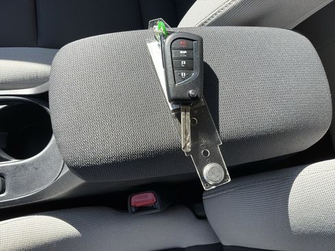 Used 2025 Toyota Corolla LE FWD image 44