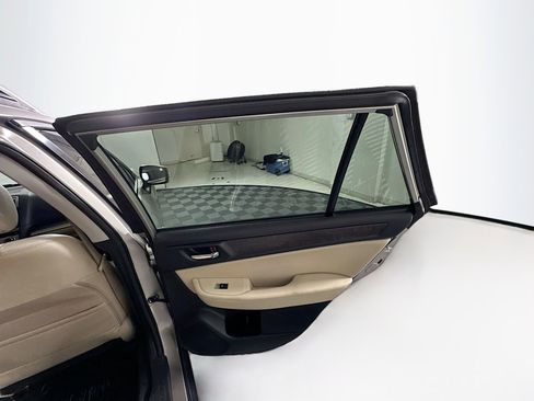 Used 2017 Subaru Outback 2.5i Limited image 31