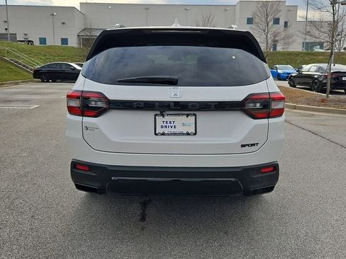 New 2026 Honda Pilot Sport image 4