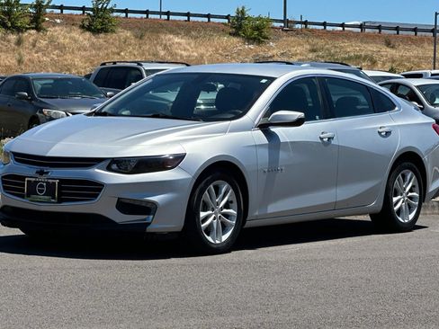 Used 2018 Chevrolet Malibu LT FWD image 7