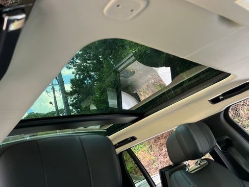 Used 2024 Land Rover Range Rover Long Wheelbase Autobiography image 54