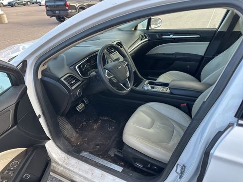 Used 2017 Ford Fusion Titanium image 2