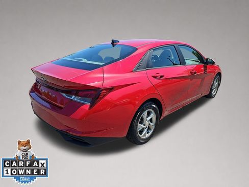 Used 2023 Hyundai Elantra SE w/ Cargo Package FWD image 4