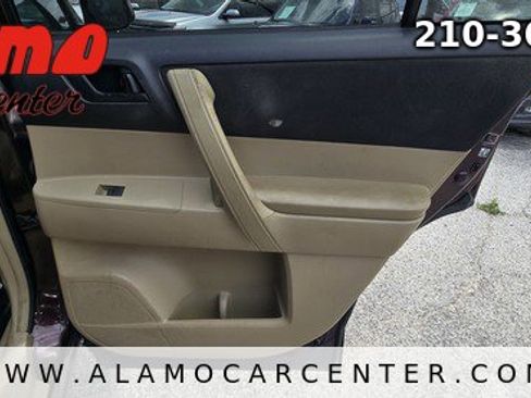 Used 2013 Toyota Highlander FWD image 20