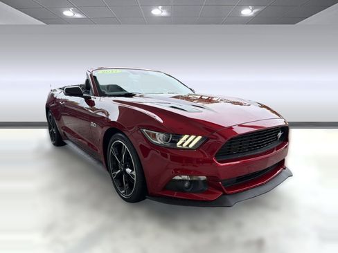 Used 2017 Ford Mustang GT Premium w/ Equipment Group 401A RWD image 7
