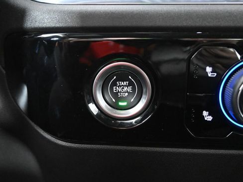 Used 2023 Chevrolet Silverado 1500 LT image 30