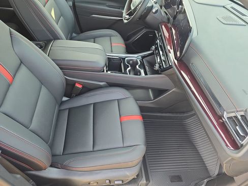 New 2026 Chevrolet Traverse RS w/ LPO, Floor Liner Package AWD/4WD image 10