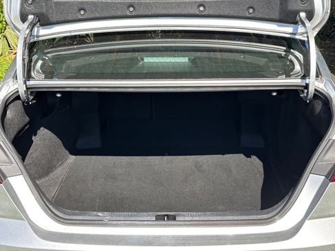 Used 2025 Toyota Camry LE image 31