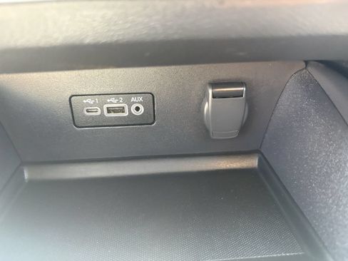 Used 2025 Nissan Altima 2.5 SV FWD image 55