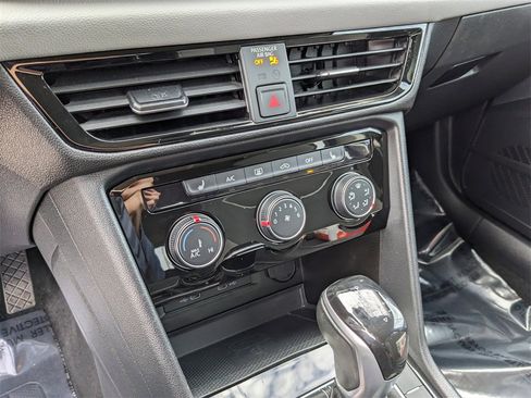 Certified 2023 Volkswagen Taos SE image 27