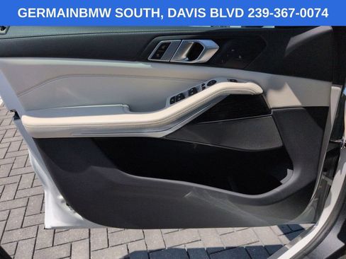Used 2024 BMW X5 sDrive40i w/ M Sport Package RWD image 30