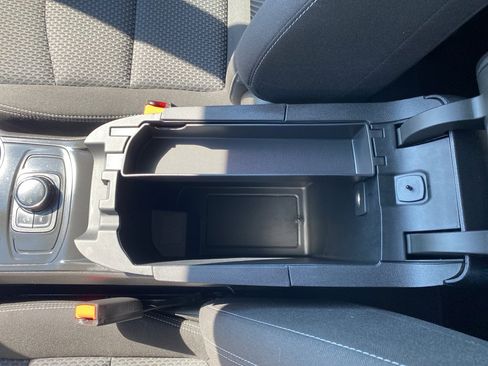 Used 2024 GMC Terrain SLE image 34