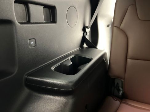 Used 2024 Kia Telluride EX w/ EX Captain's Chair Package image 40