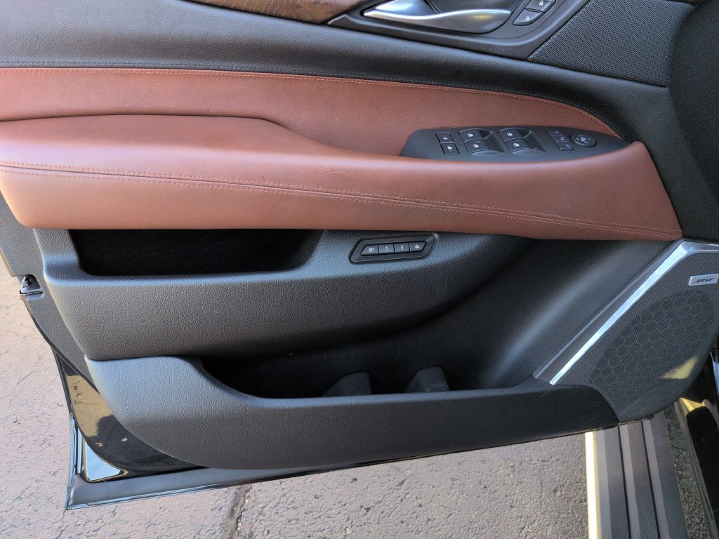 Used 2016 Cadillac Escalade Premium AWD/4WD image 11