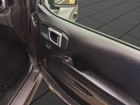 Used 2021 Jeep Wrangler Unlimited Sport image 17